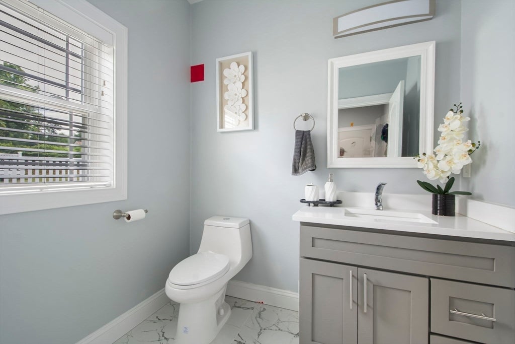 257 Prospect St, Auburn, MA Photo #21