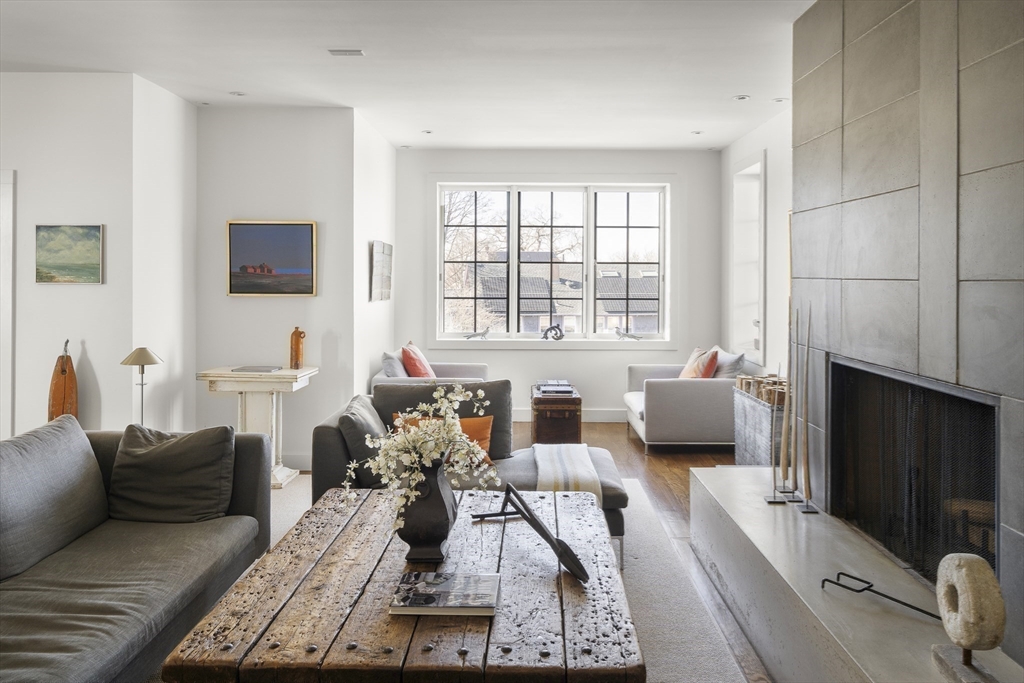 148 Huron