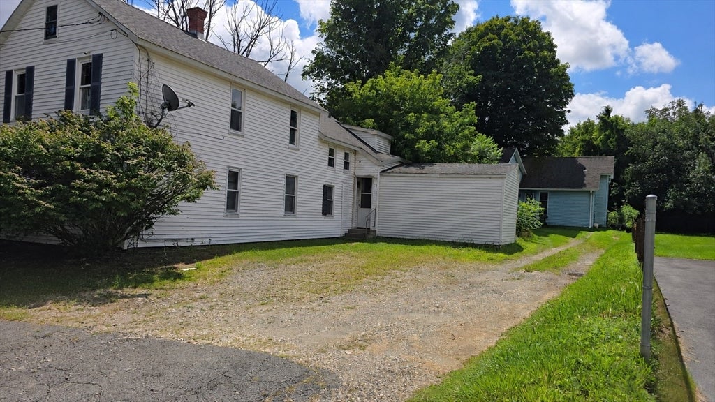 Photo of 23 Walnut St, Pittsfield, MA