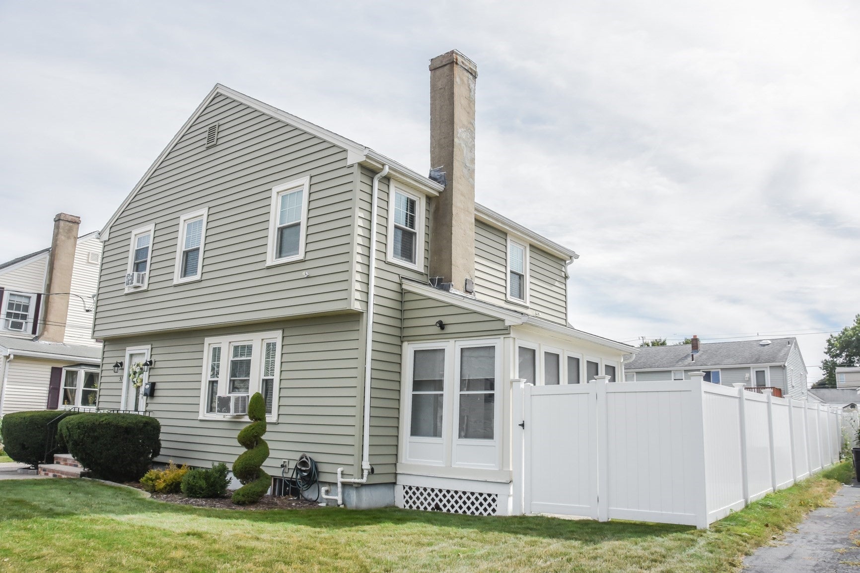51 Emerson Ave