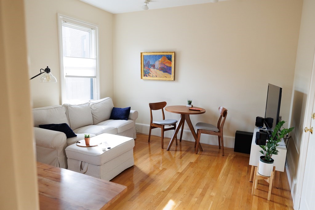 404 Marlborough Street 7