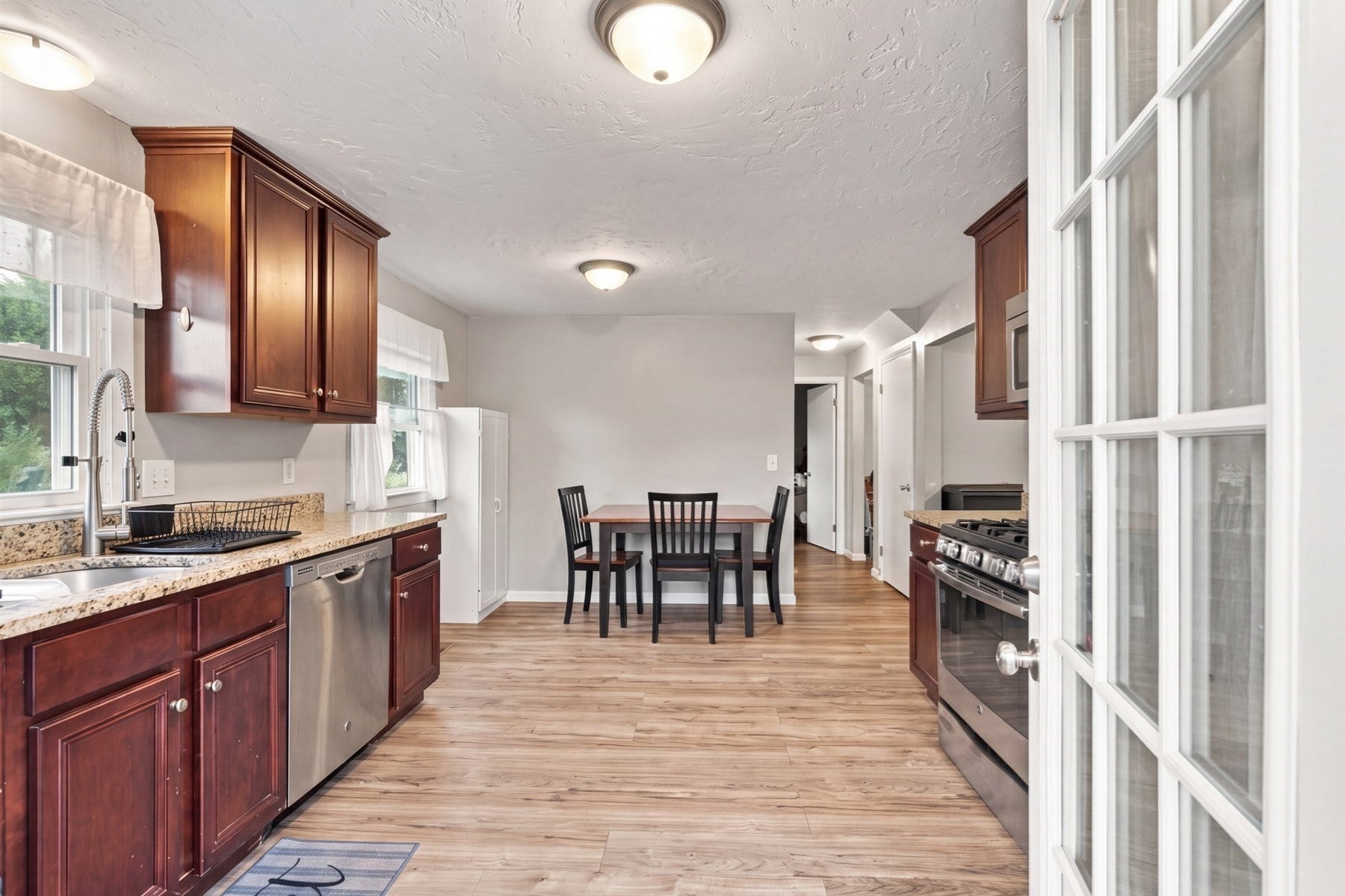 580 Crescent St, East Bridgewater, MA Photo #9