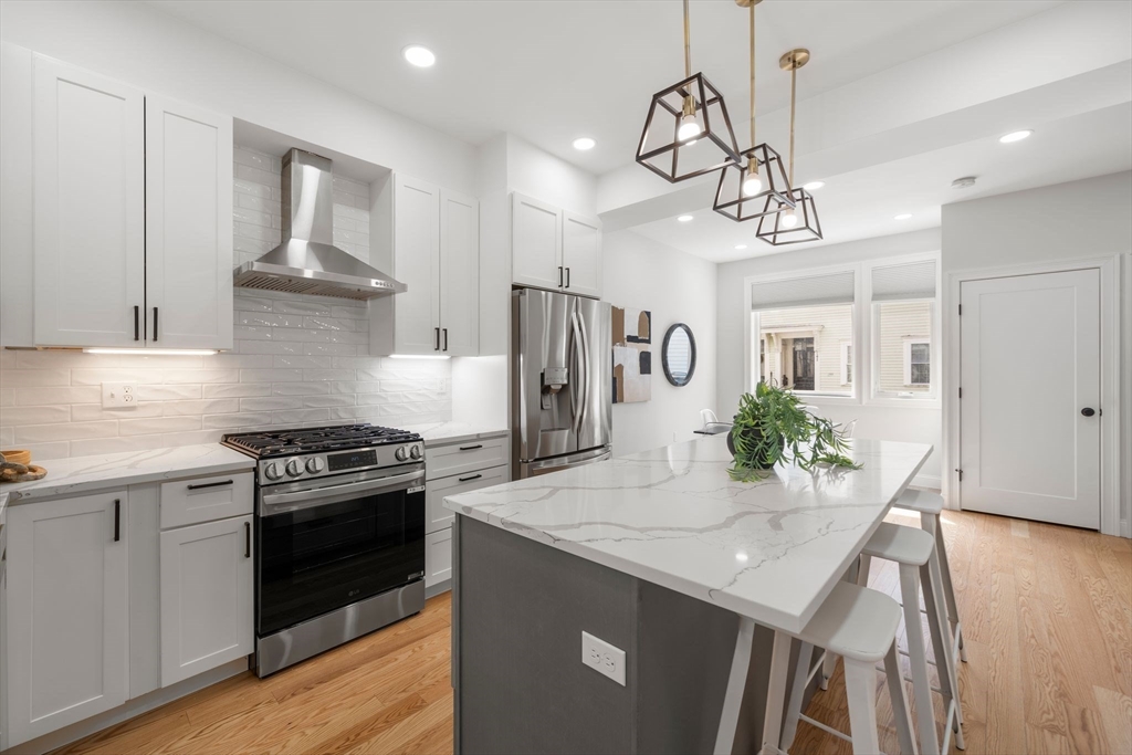 138 W 8th St