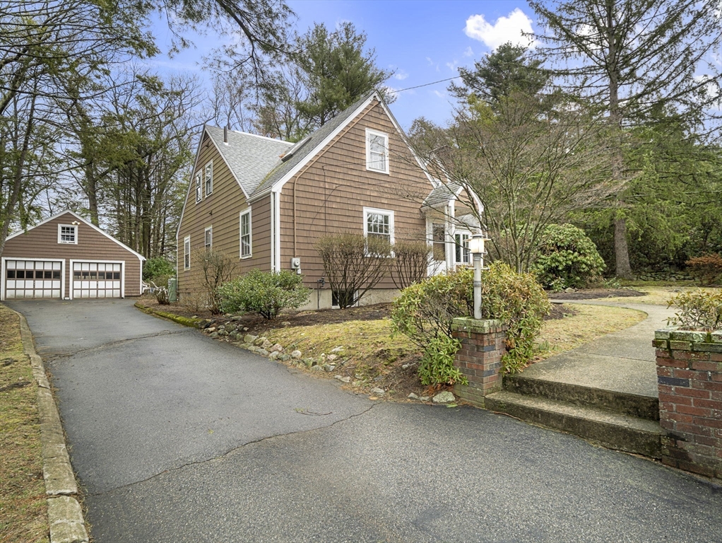 Winchester, Massachusetts 01890, United States, 5 Bedrooms Bedrooms, ,2 BathroomsBathrooms,Residential,Active,118492