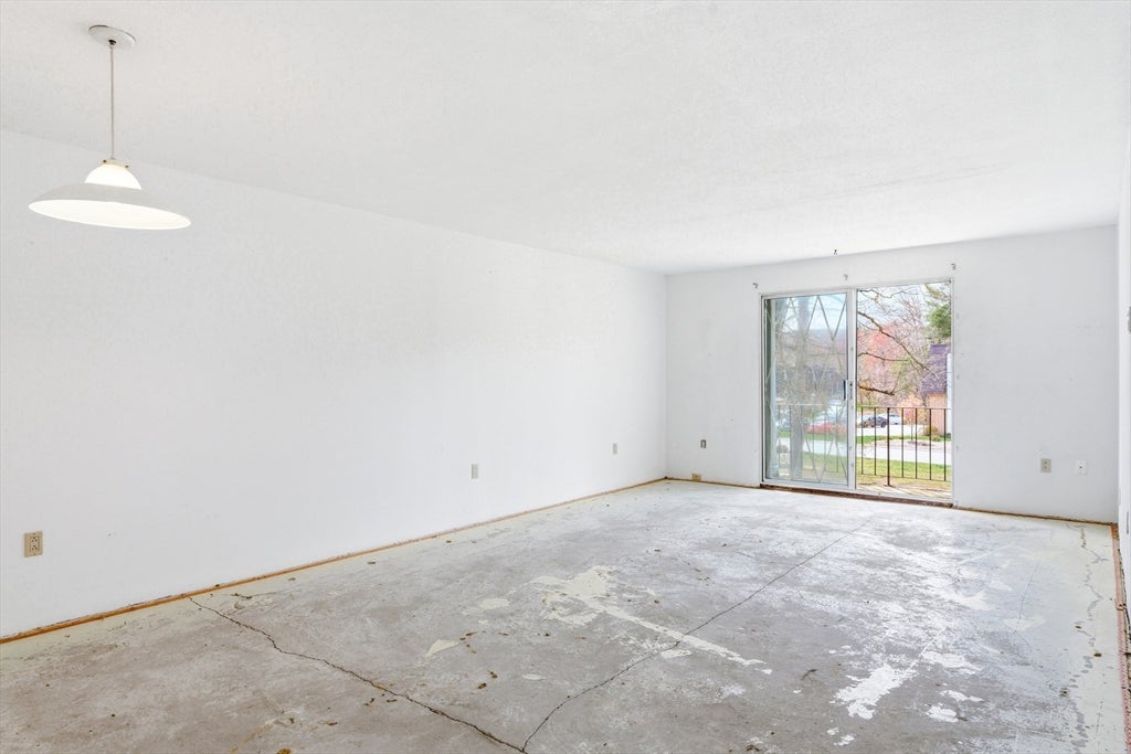 16 Shadowbrook Ln 33