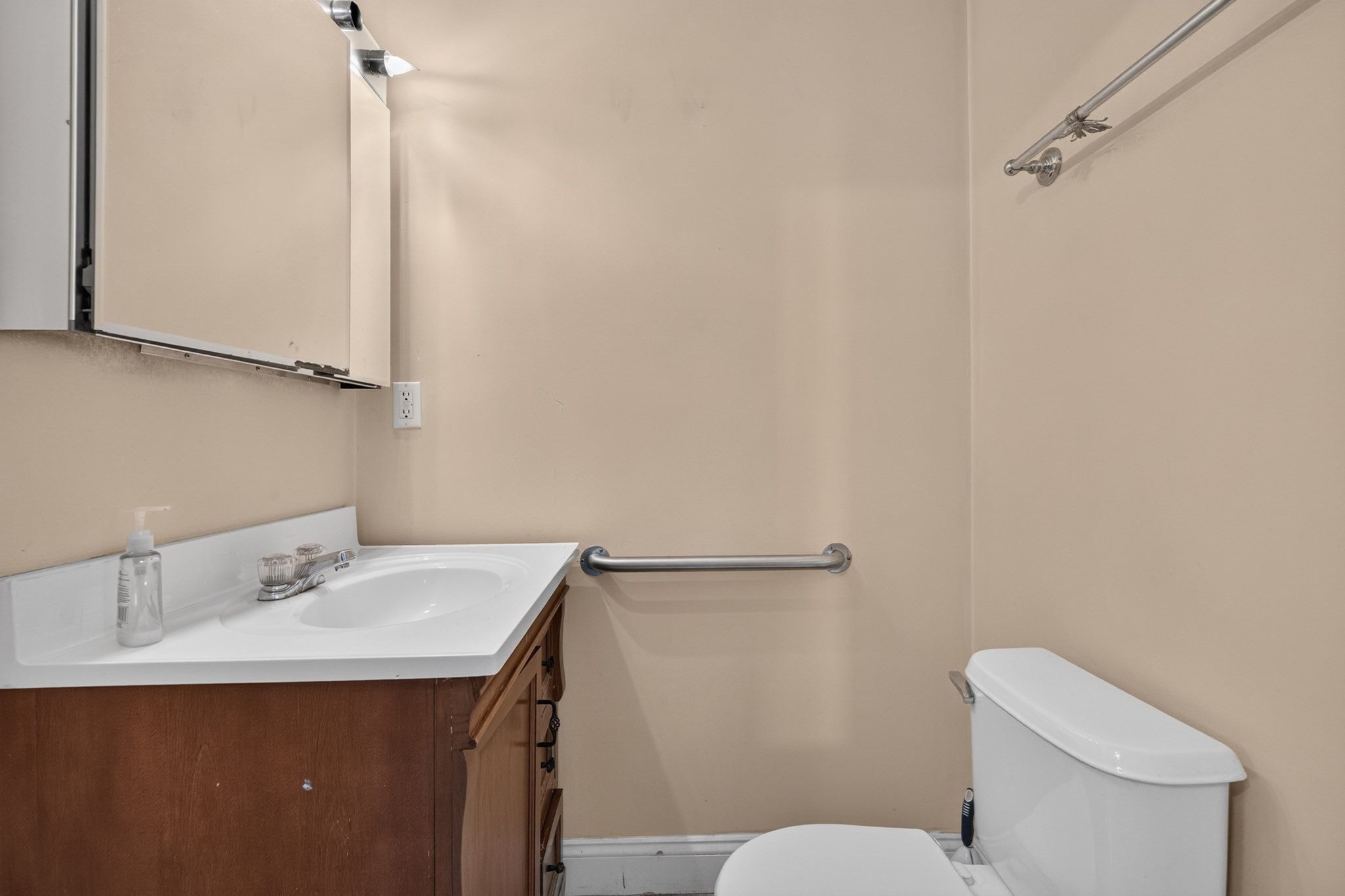 34 Baker Rd, Everett, MA, 34 Baker Rd, Everett, MA Photo #13
