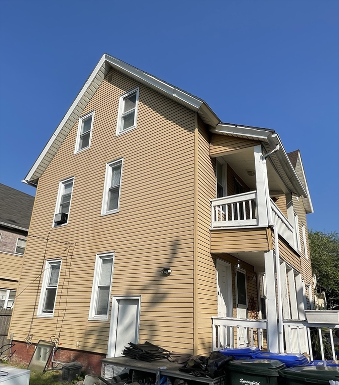 52 Acushnet St