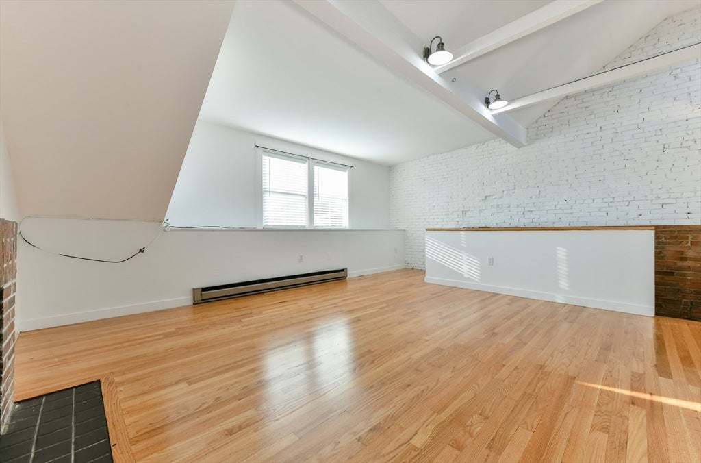 99 W. Springfield St 4