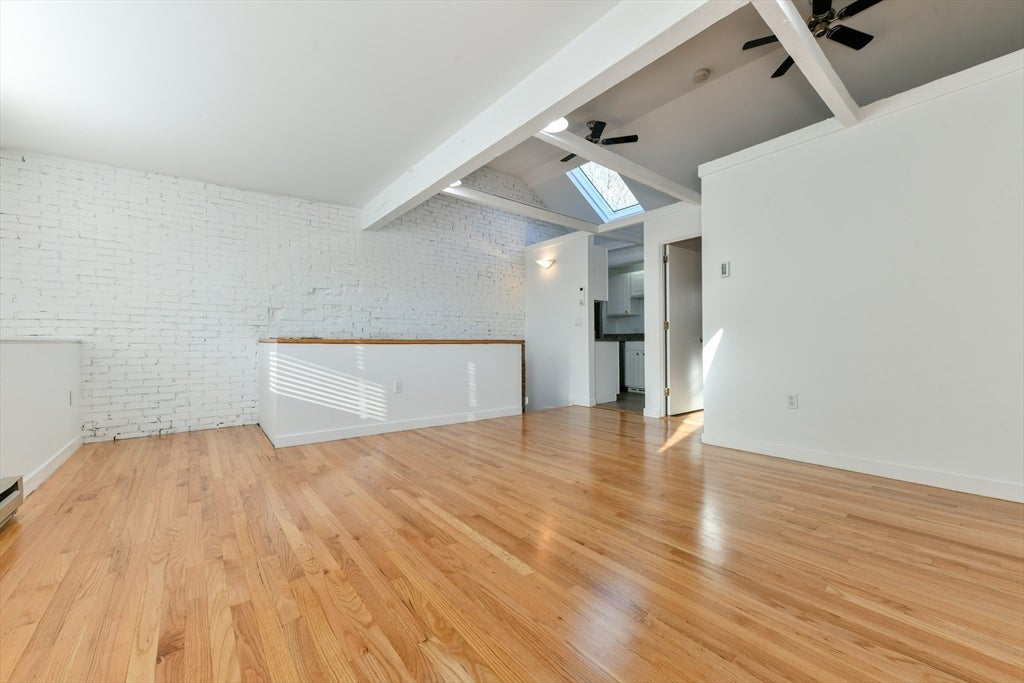 99 W. Springfield St 4