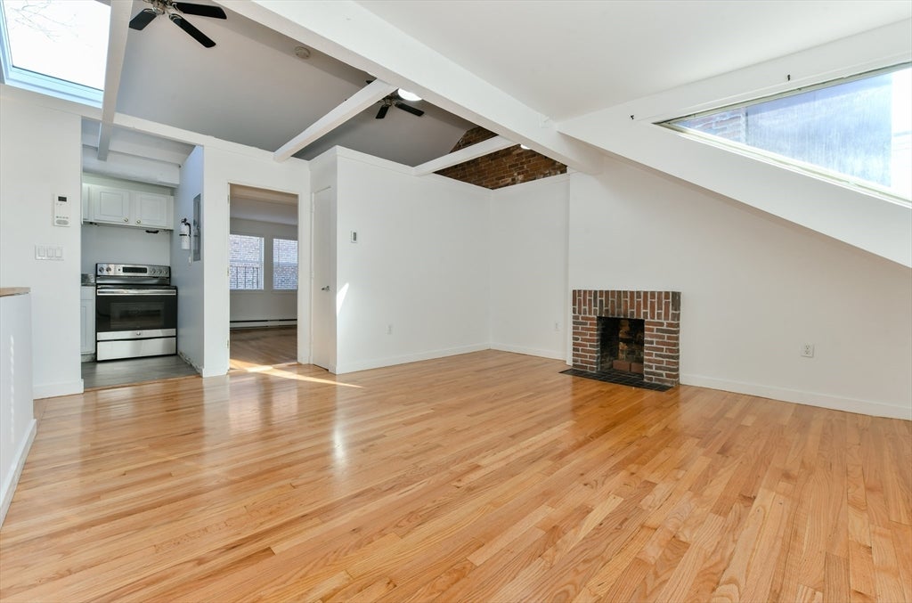 99 W. Springfield St 4