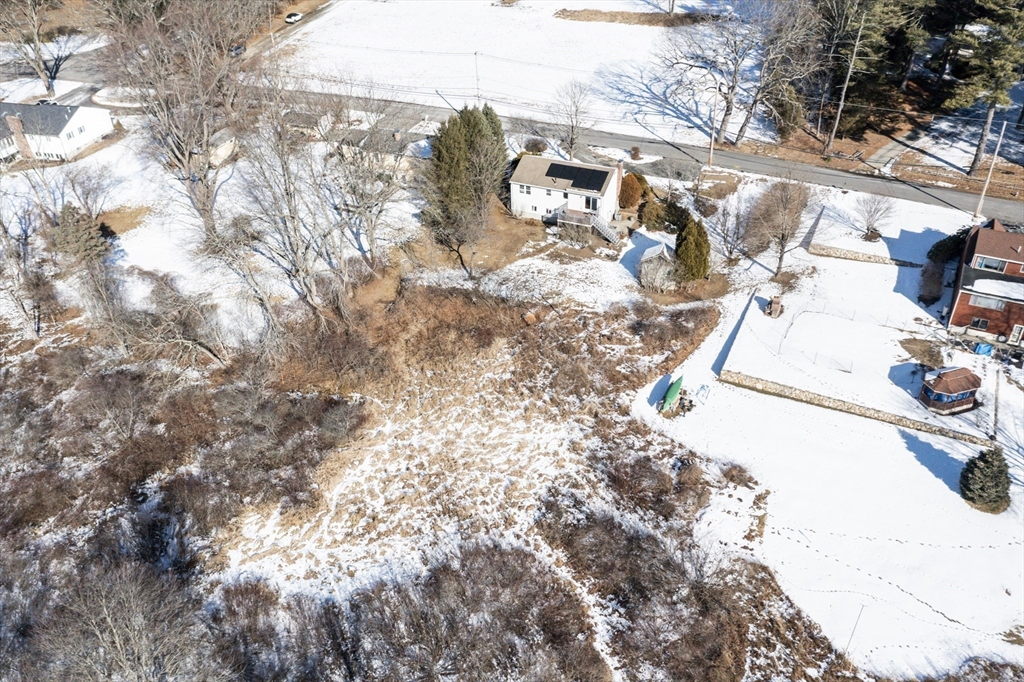 Medfield, Massachusetts 02052, United States, 2 Bedrooms Bedrooms, ,2 BathroomsBathrooms,Residential,Pending,12040