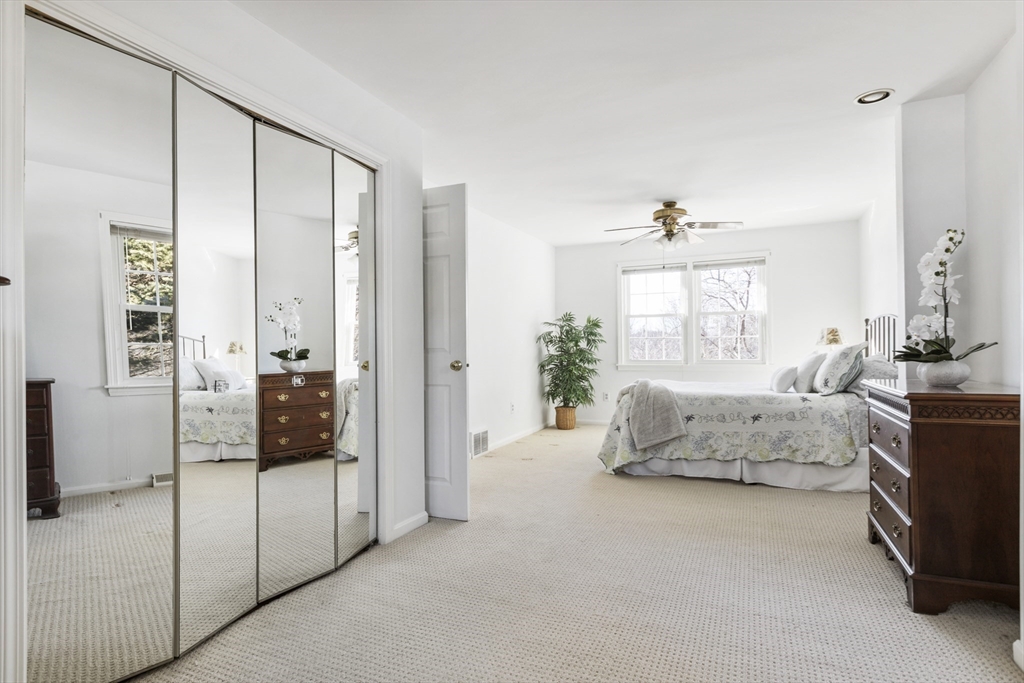 Medfield, Massachusetts 02052, United States, 2 Bedrooms Bedrooms, ,2 BathroomsBathrooms,Residential,Pending,12040