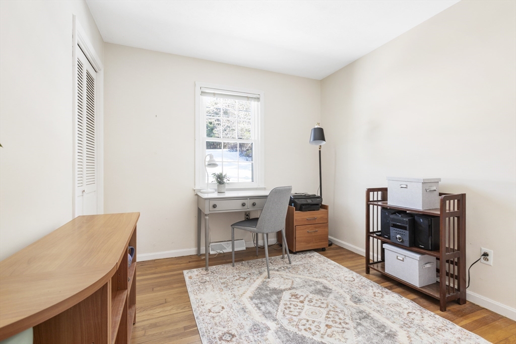 Medfield, Massachusetts 02052, United States, 2 Bedrooms Bedrooms, ,2 BathroomsBathrooms,Residential,Pending,12040