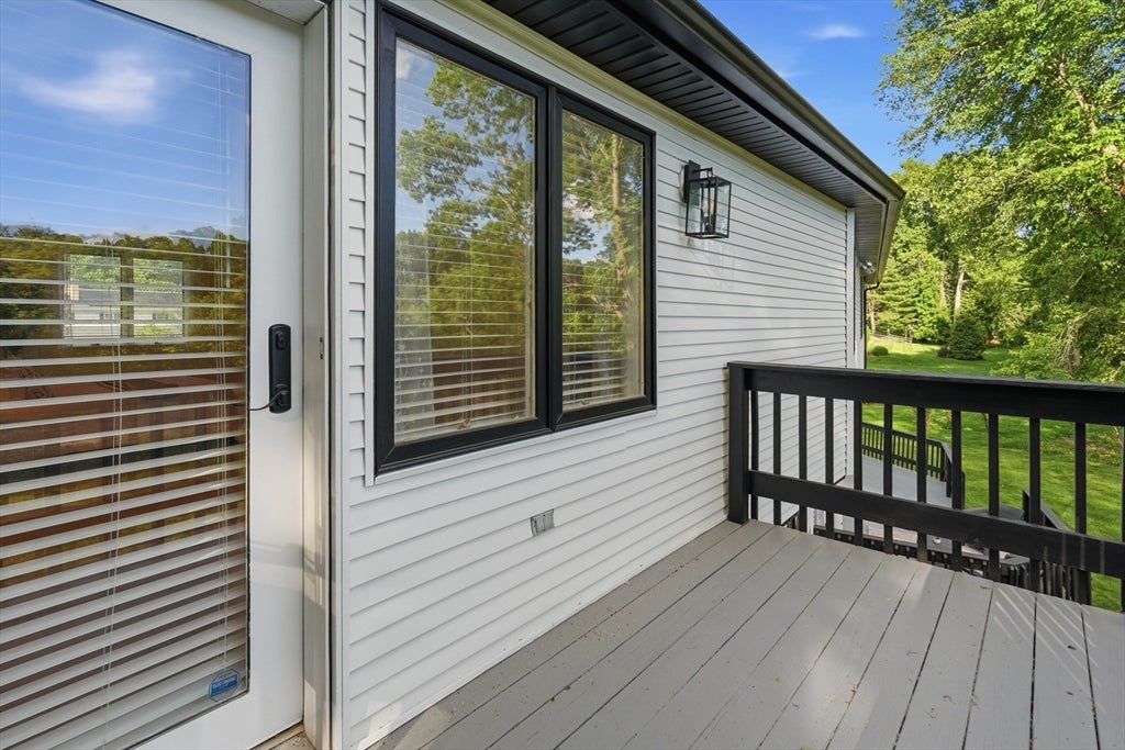 93 Jonquil LN, Longmeadow, MA Photo #11