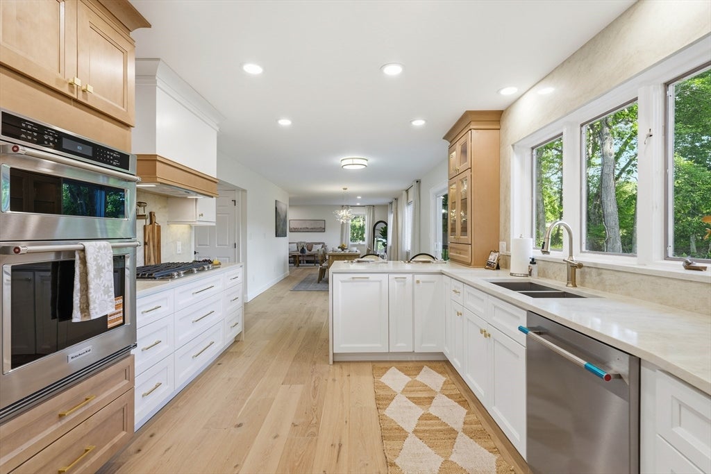 93 Jonquil LN, Longmeadow, MA Photo #7