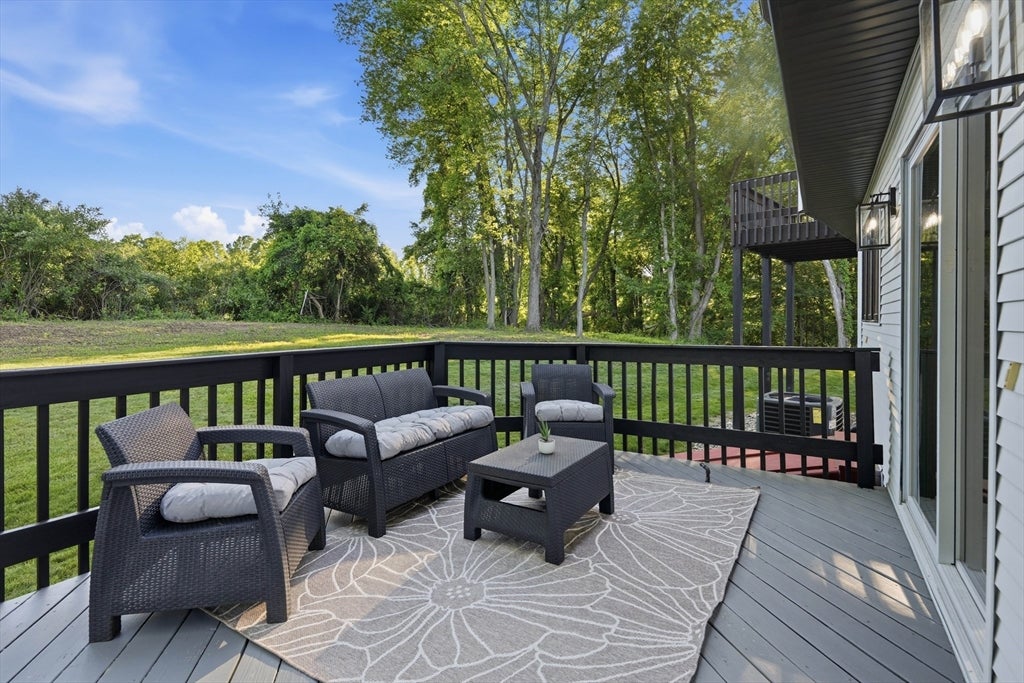 93 Jonquil LN, Longmeadow, MA Photo #34