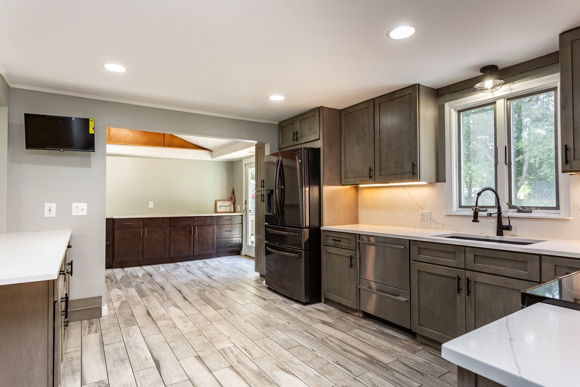 66 Eleanor Rd, Raynham, MA Photo #5