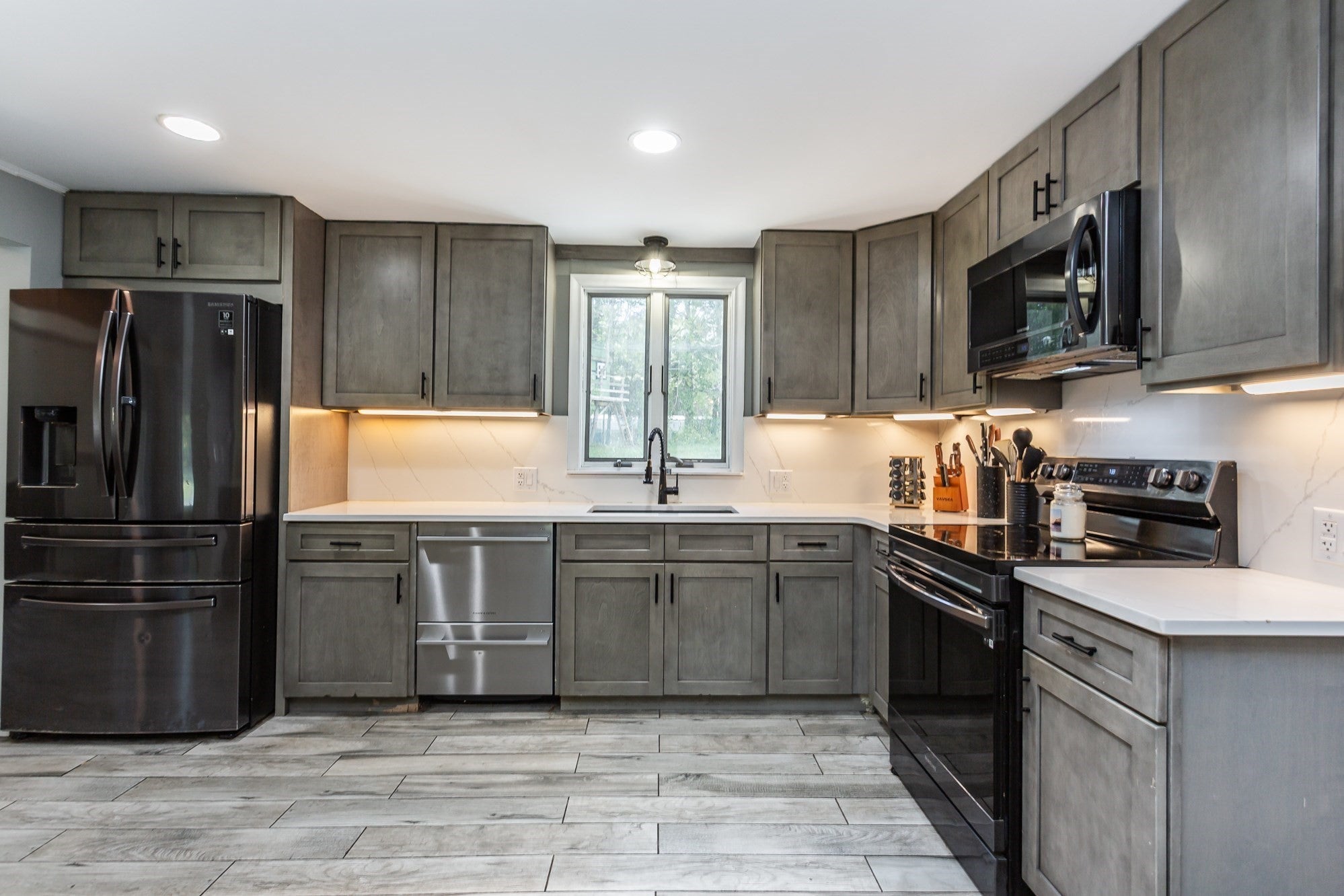 66 Eleanor Rd, Raynham, MA Photo #6
