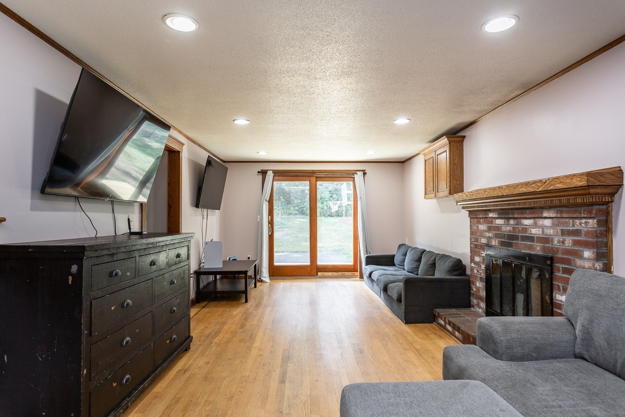66 Eleanor Rd, Raynham, MA Photo #3