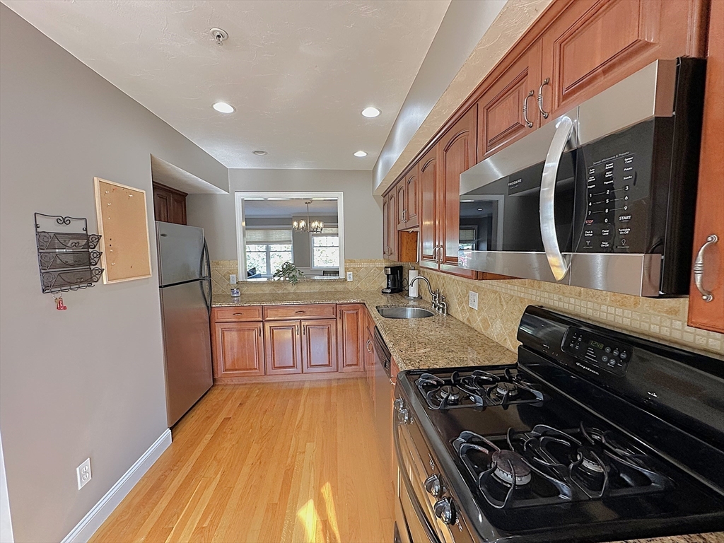 909 Washington St 14