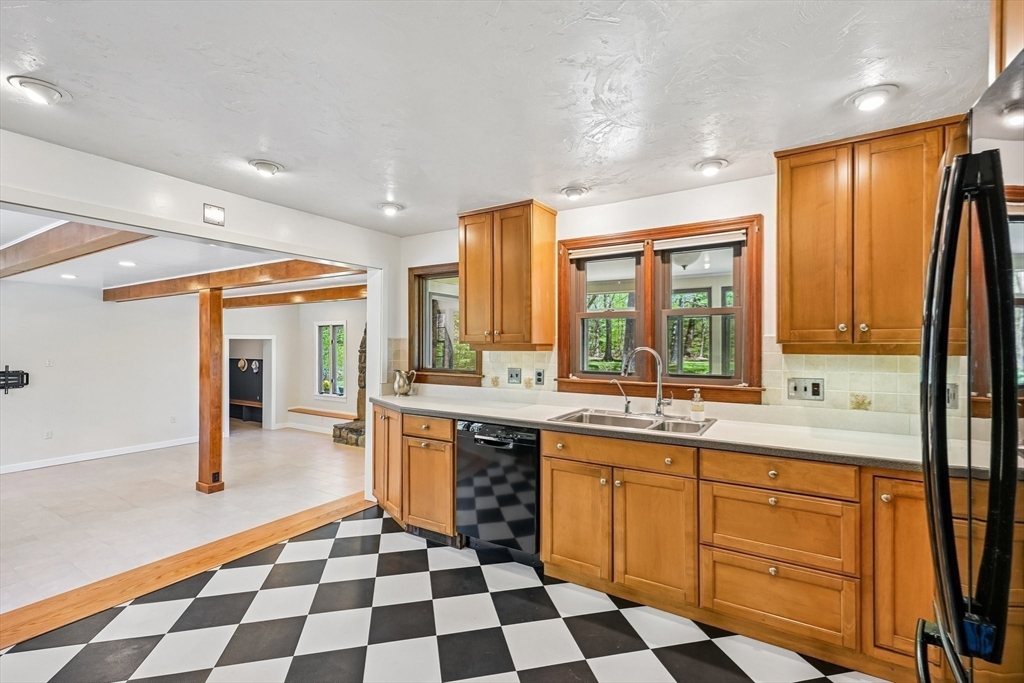 60 Wheeler Rd, Stow, MA Photo #9