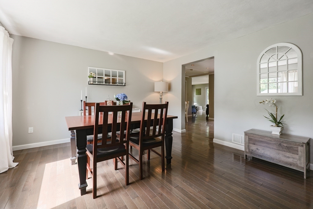 46 Regal St
