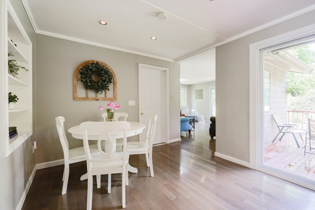 46 Regal St