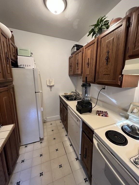 52 Strathmore Rd 33
