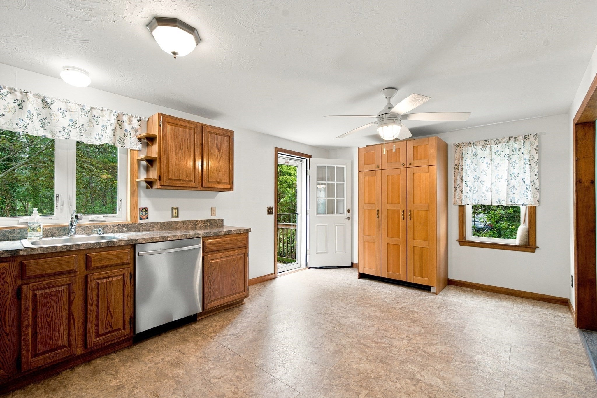 16 Gunters Ln, Mashpee, MA, 16 Gunters Ln, Mashpee, MA Photo #11