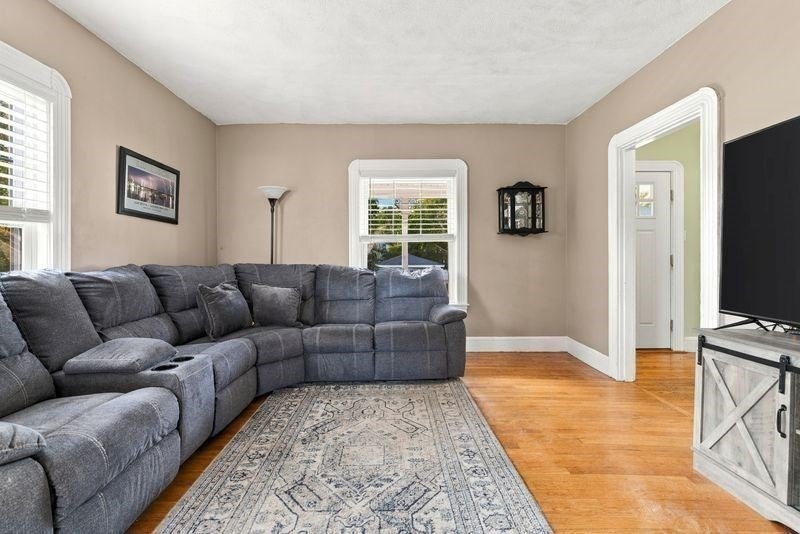 11 Sweetser Ave, Reading, MA Photo #6