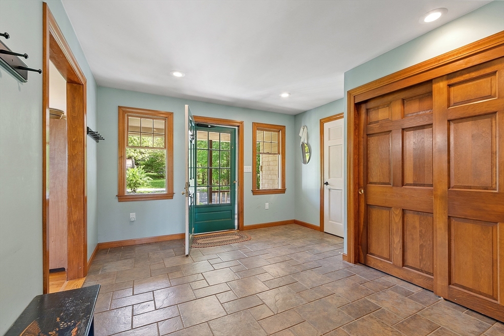 25 Sherwood Dr