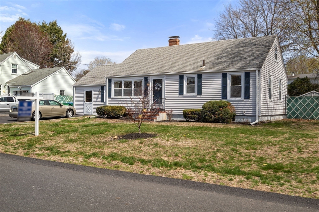 Westwood, Massachusetts 02090, United States, 3 Bedrooms Bedrooms, ,2 BathroomsBathrooms,Residential,Pending,119102