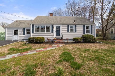 28 Saint Dennis Dr Westwood MA 02090