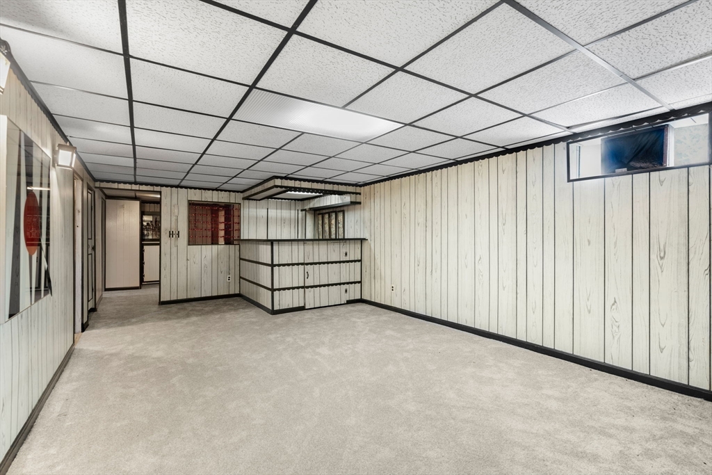 Westwood, Massachusetts 02090, United States, 3 Bedrooms Bedrooms, ,2 BathroomsBathrooms,Residential,Pending,119102