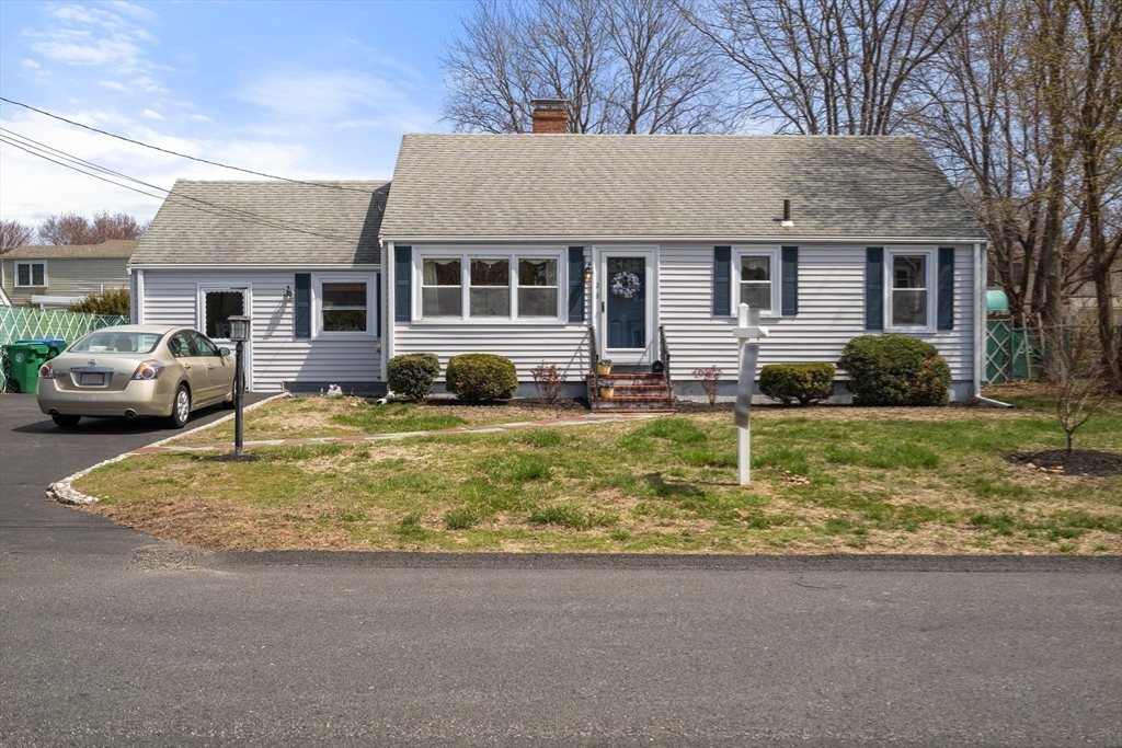 Westwood, Massachusetts 02090, United States, 3 Bedrooms Bedrooms, ,2 BathroomsBathrooms,Residential,Pending,119102