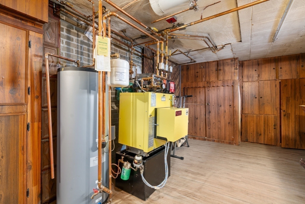 Westwood, Massachusetts 02090, United States, 3 Bedrooms Bedrooms, ,2 BathroomsBathrooms,Residential,Pending,119102