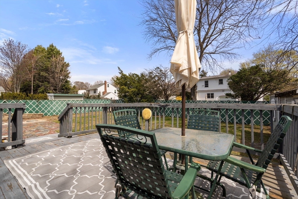 28 Saint Dennis Dr