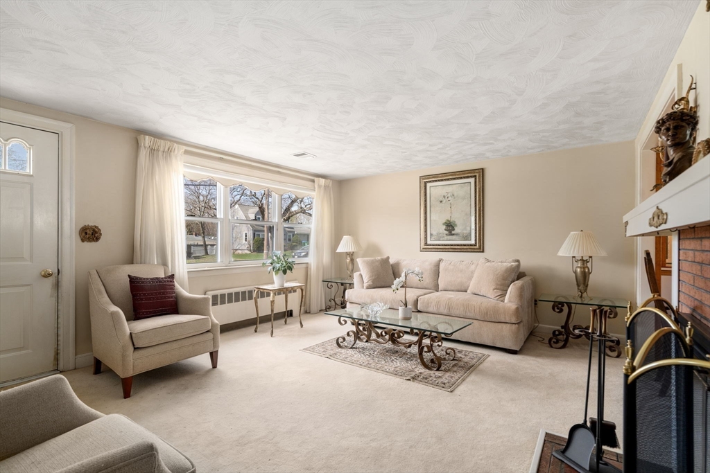 28 Saint Dennis Dr