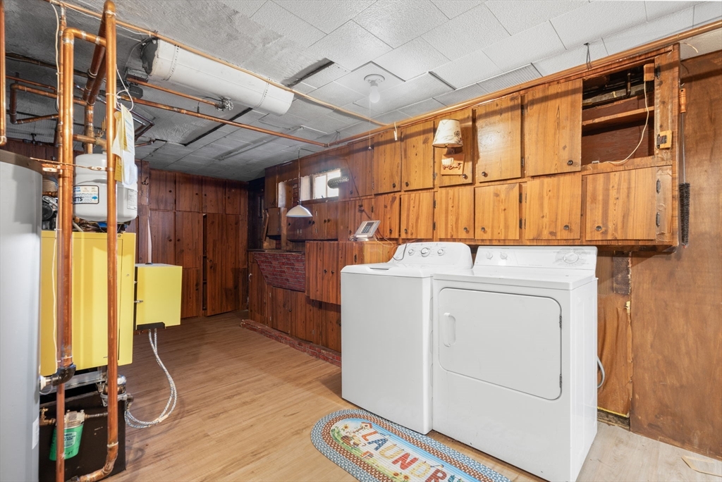 Westwood, Massachusetts 02090, United States, 3 Bedrooms Bedrooms, ,2 BathroomsBathrooms,Residential,Pending,119102