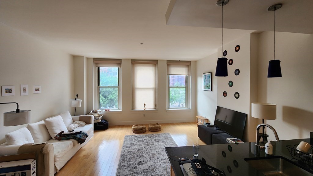 70 Lincoln St #L313, Boston, MA Photo #1