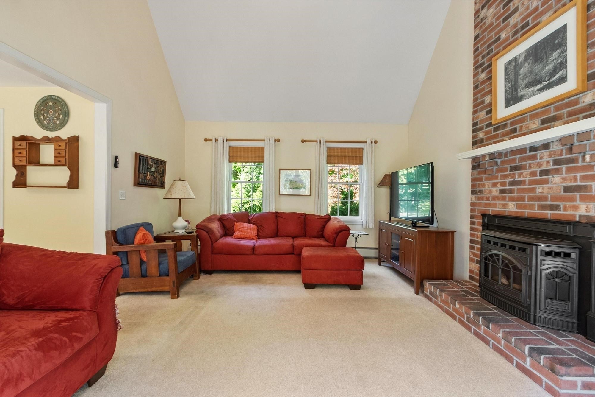 144 N Row Rd