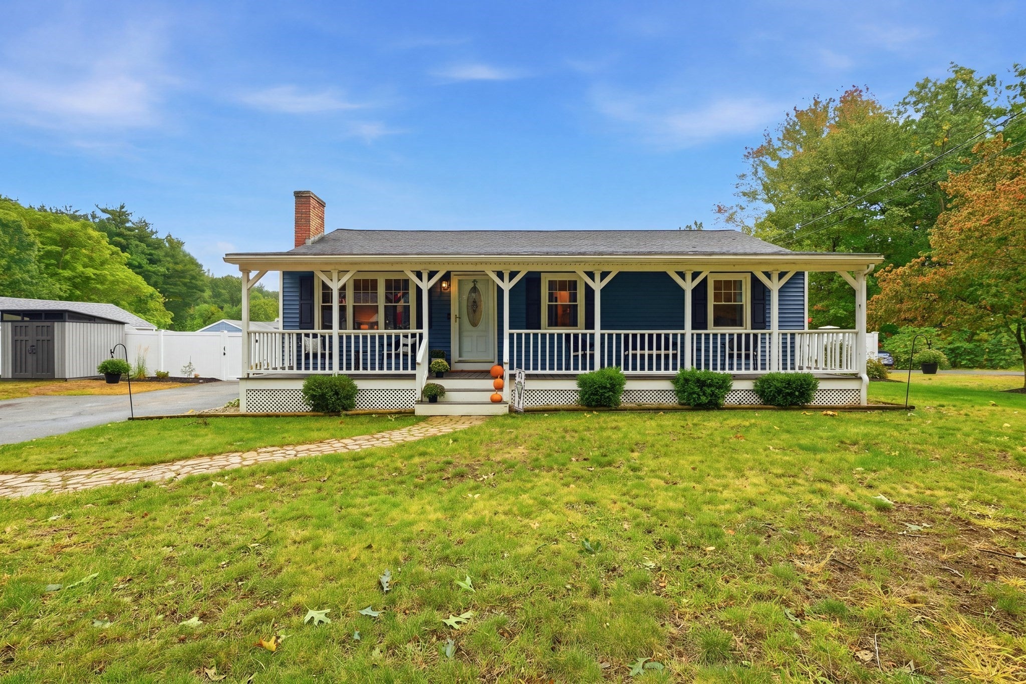Photo of 876 Chandler St, Tewksbury, MA