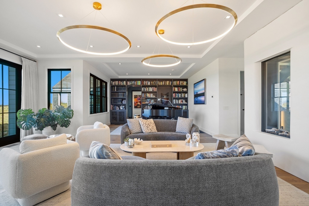 10 Maxey Pond Road