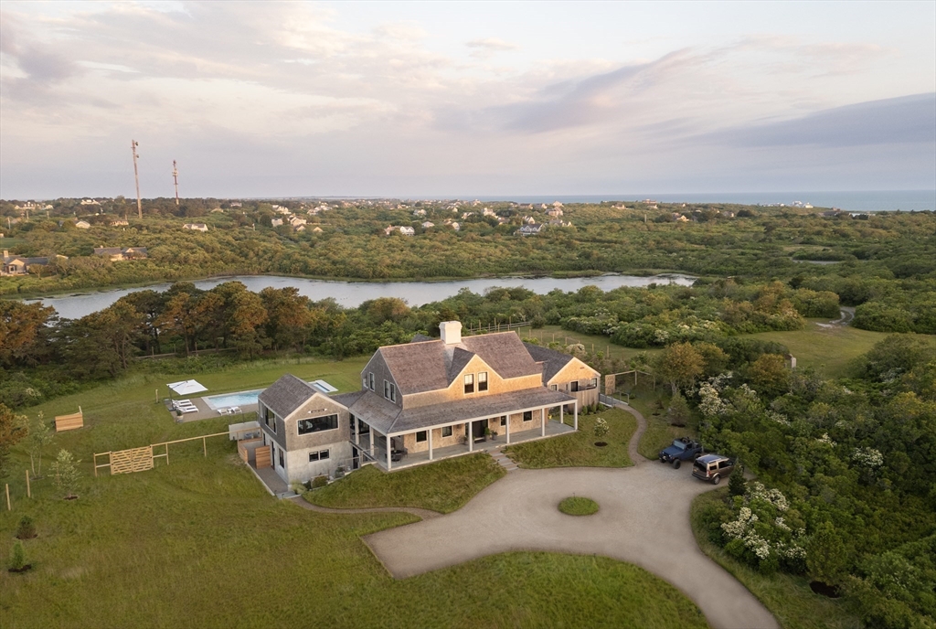 10 Maxey Pond Road