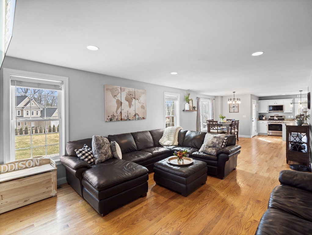 163 East St