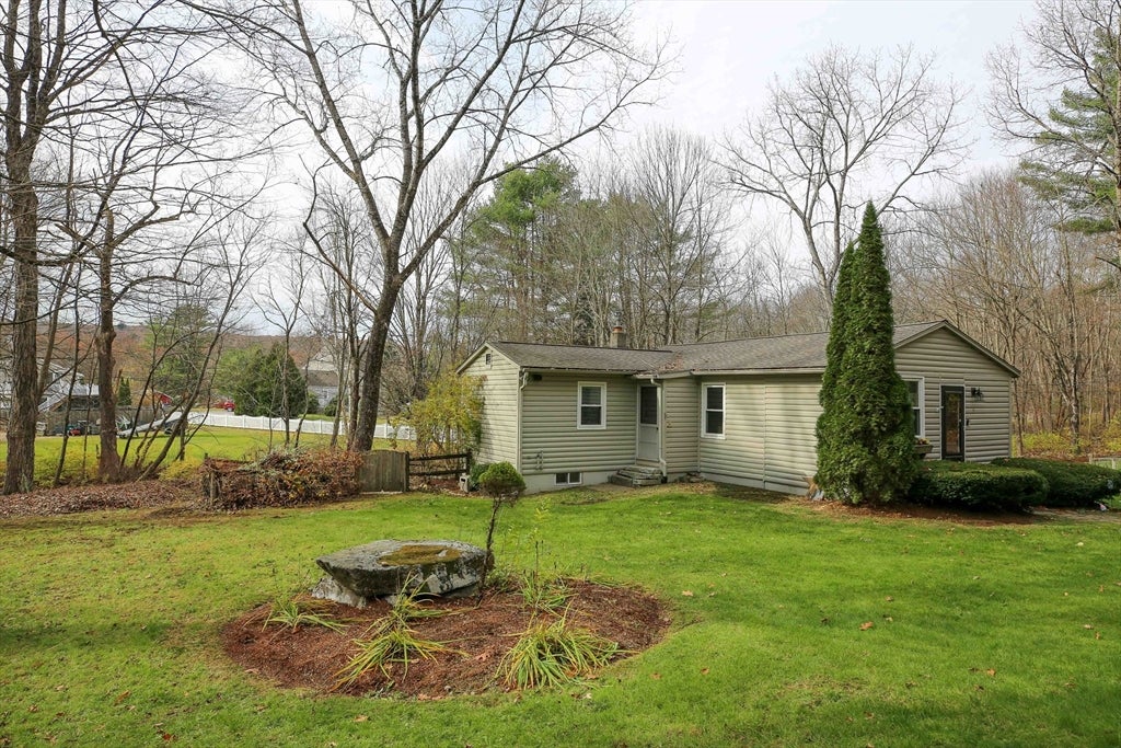 8 Juniper St, West Brookfield, MA, 8 Juniper St, West Brookfield, MA Photo #2