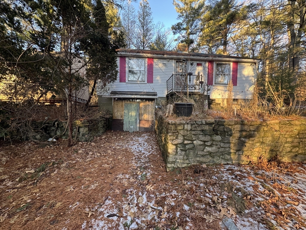 98 Medway St