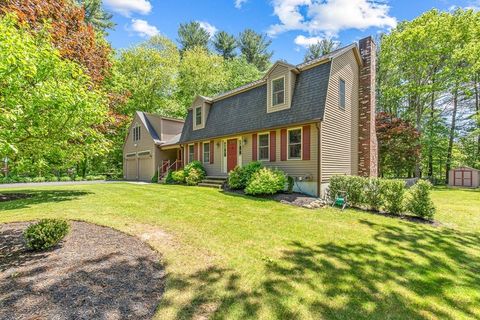 2 Strawstone Ln Norton MA 02766