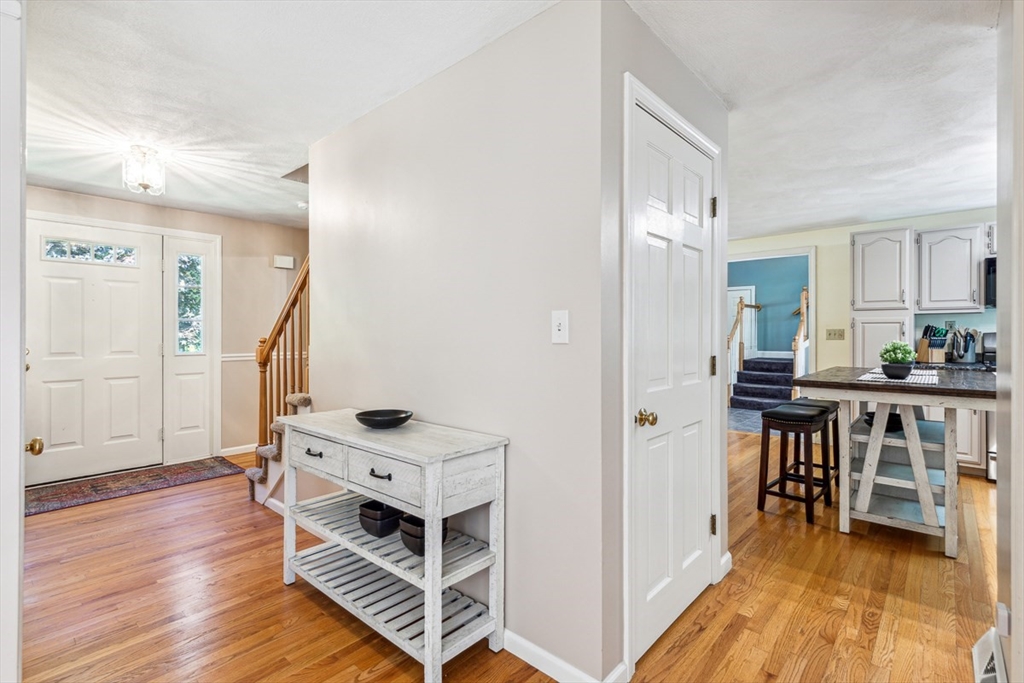 2 Strawstone Ln