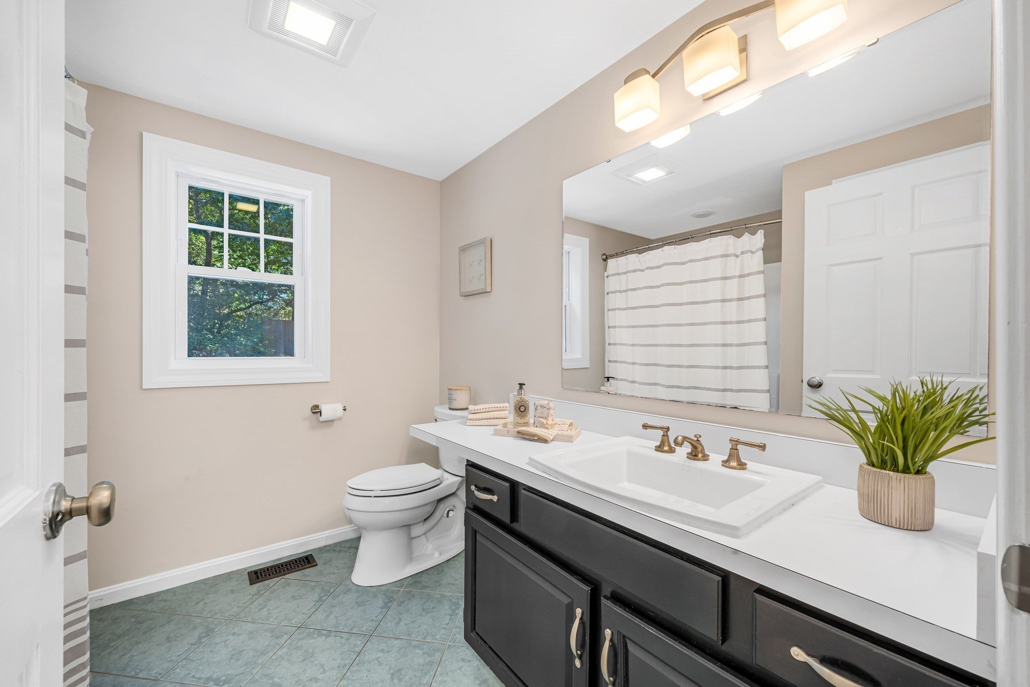 2 Hunter Dr, Newburyport, MA, 2 Hunter Dr, Newburyport, MA Photo #15